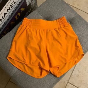 Lululemon Hotty Hot Short II *Long 4"